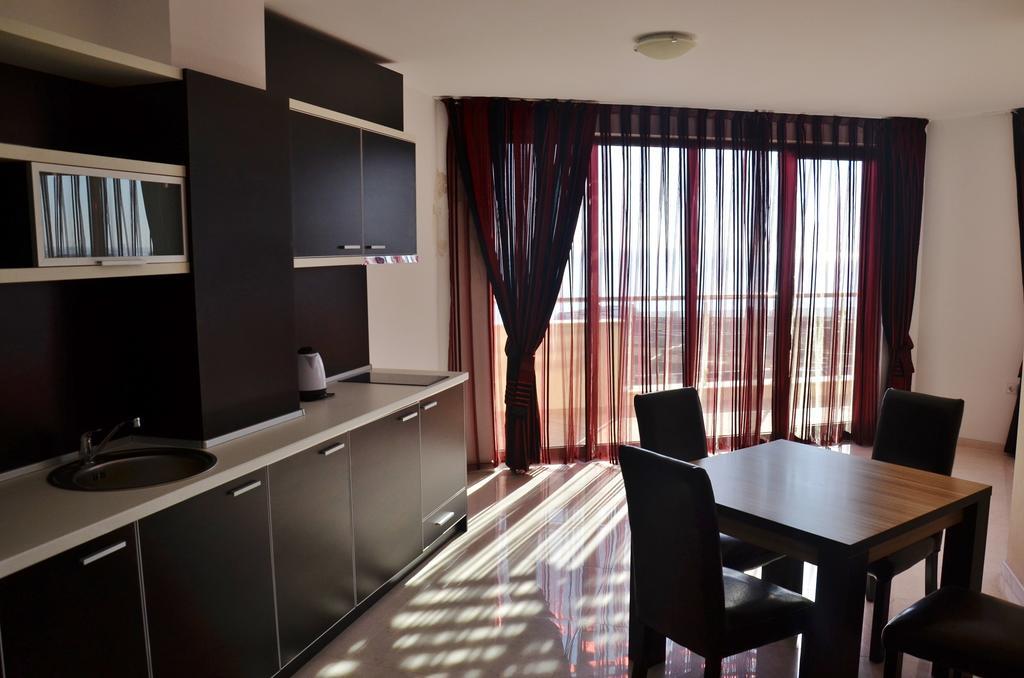 Millennium Apart Complex Aparthotel Sveti Vlas Exteriör bild