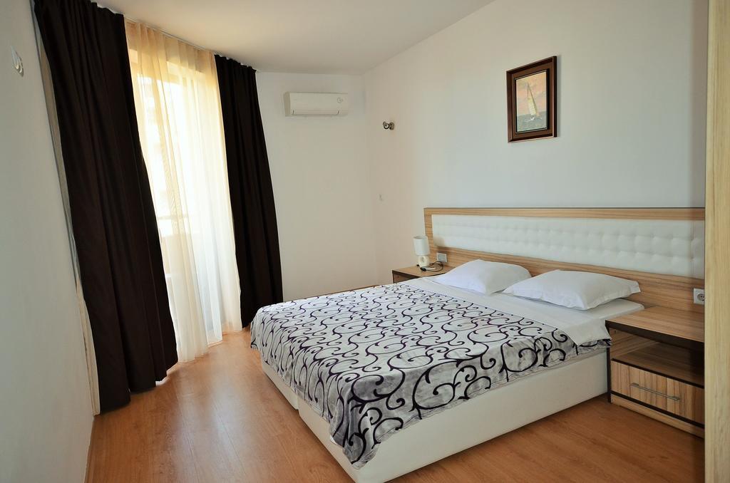 Millennium Apart Complex Aparthotel Sveti Vlas Exteriör bild